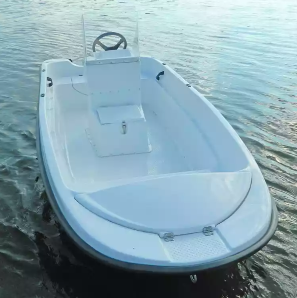 Стеклопластиковая лодка Пингвин с консолью (тримаран) в Иркутске