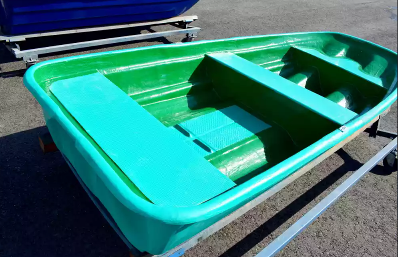 Стеклопластиковая лодка Старт (тримаран) в Иркутске