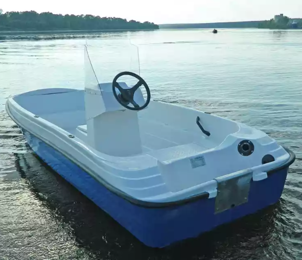 Стеклопластиковая лодка Пингвин с консолью (тримаран) в Иркутске