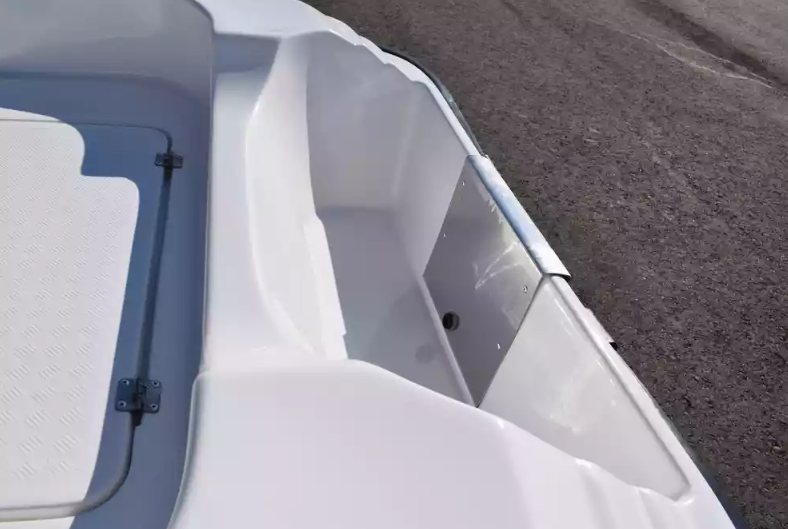 Стеклопластиковая лодка Пингвин (тримаран) в Иркутске