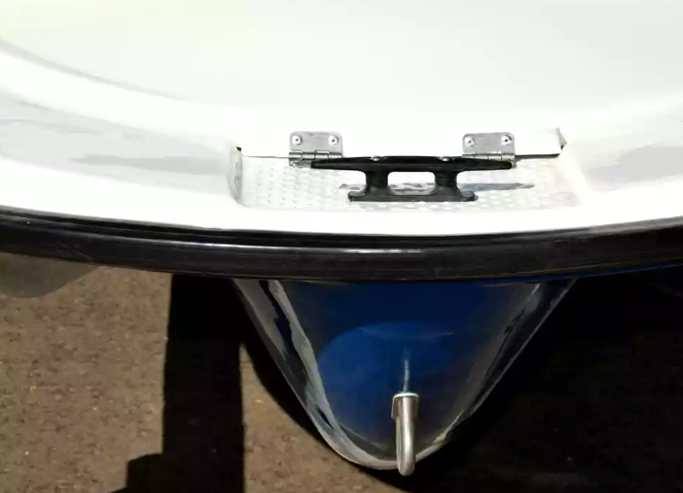 Стеклопластиковая лодка Пингвин с консолью (тримаран) в Иркутске