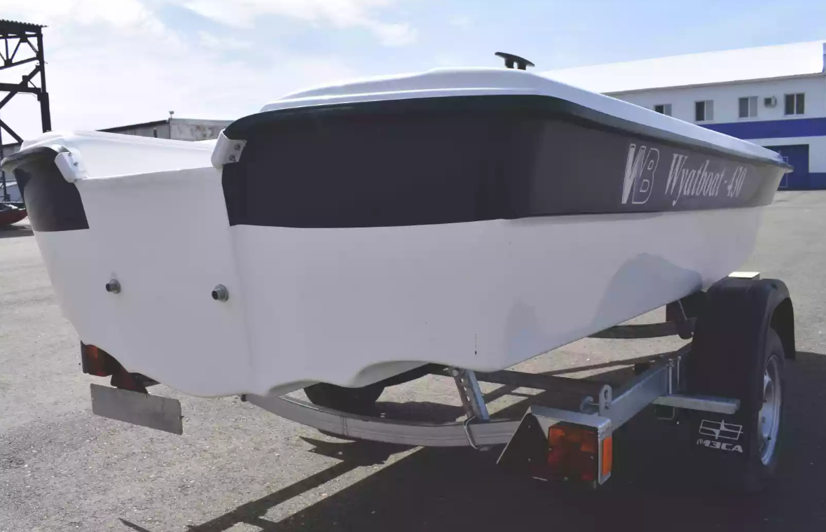 Стеклопластиковая лодка Wyatboat 430 тримаран в Иркутске