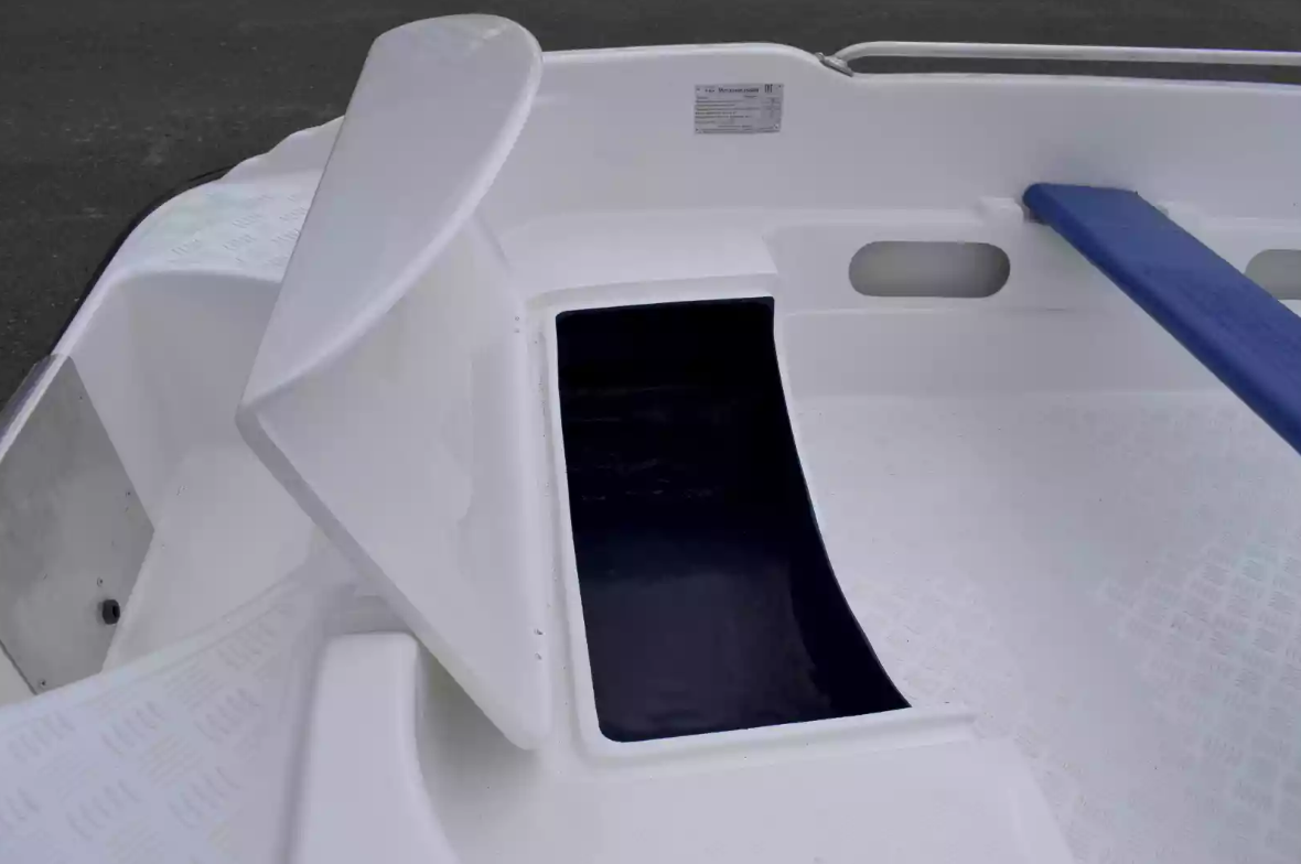 Стеклопластиковая лодка Пингвин New (тримаран) в Иркутске