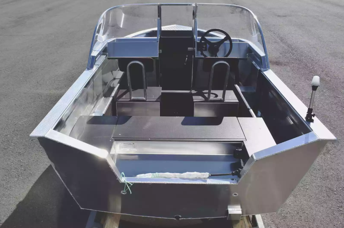 Алюминиевая лодка  Неман-400 DCM в Иркутске