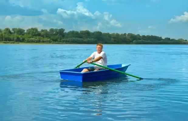 Стеклопластиковая лодка Малютка в Иркутске