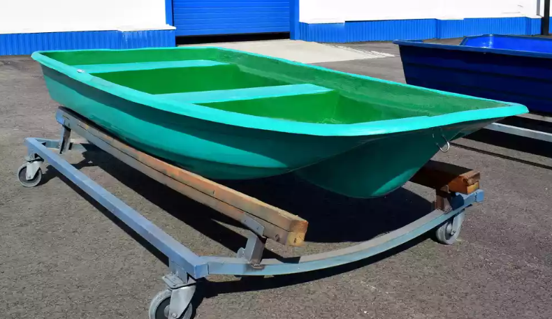 Стеклопластиковая лодка Старт (тримаран) в Иркутске