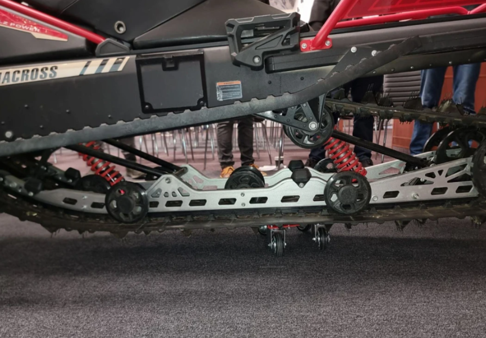 Снегоход AODES Siberiacross 1000 SWT 600mm LCD 6.8 в Иркутске