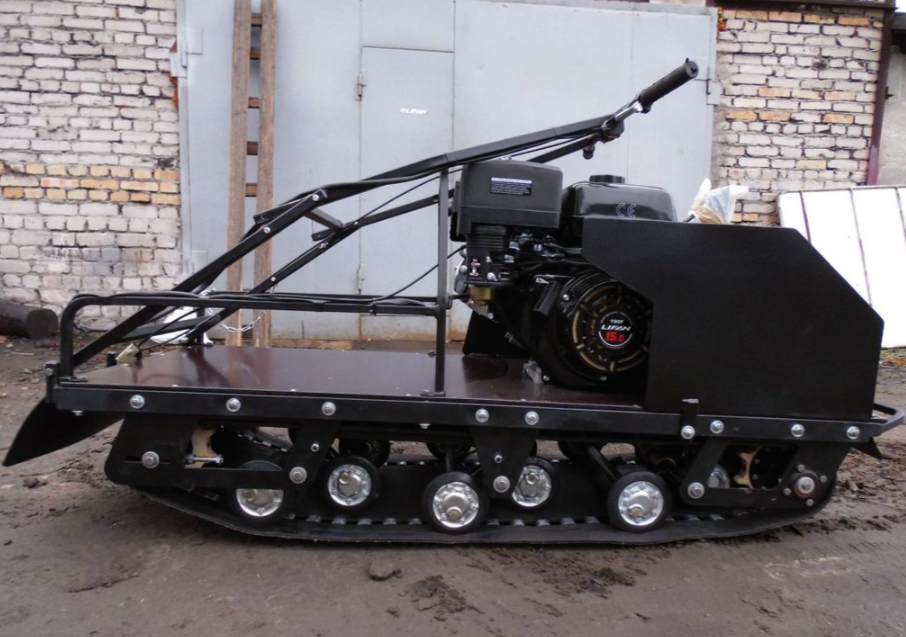 Мотобуксировщик AhtaR Зима 15 л/с с вариатором в Иркутске