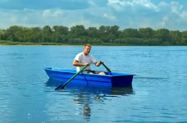 Стеклопластиковая лодка Малютка в Иркутске