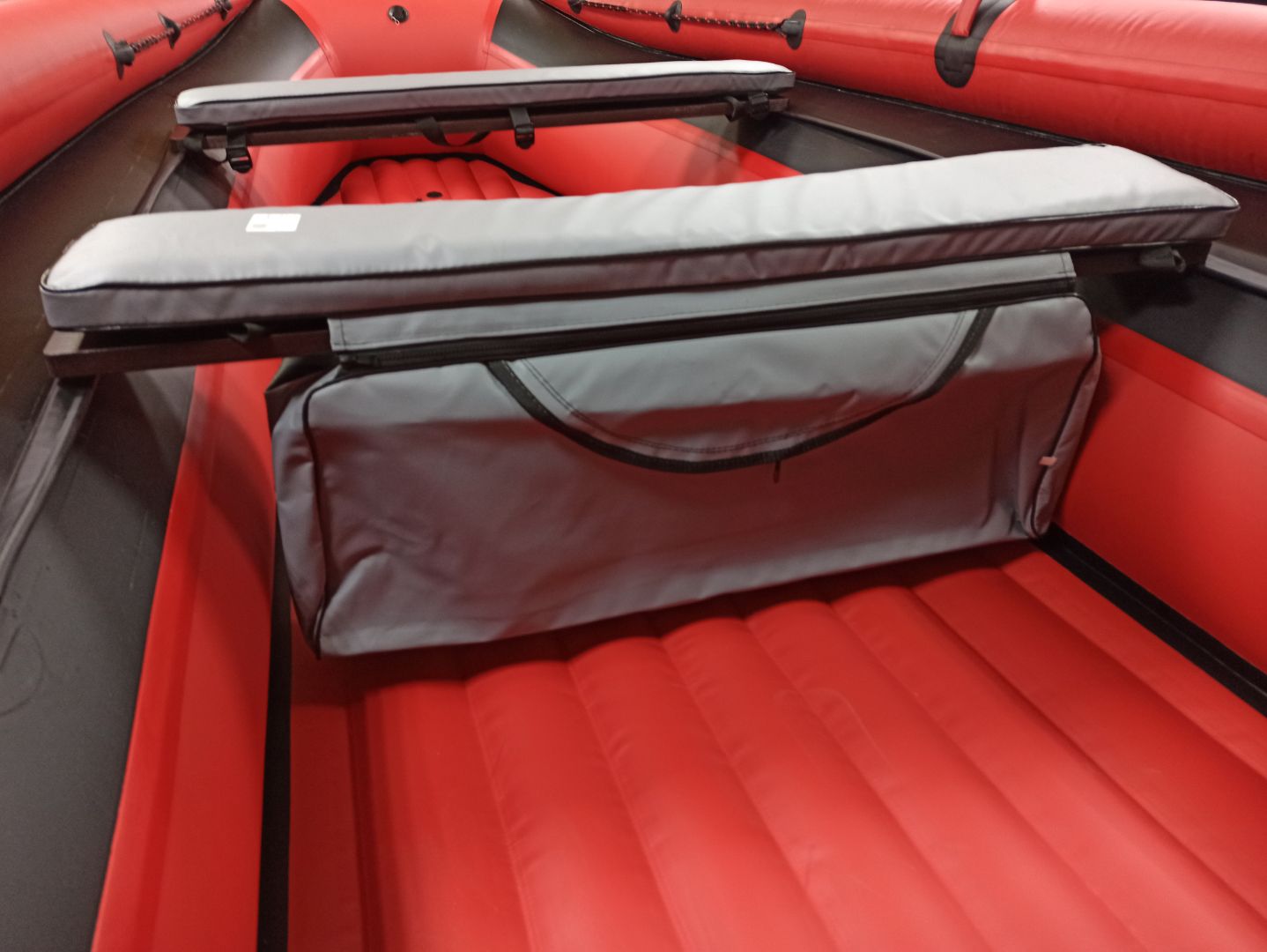 КОМПЛЕКТ МЯГКИХ НАКЛАДОК С СУМКОЙ ДЛЯ ЛОДОК 90Х20 СЕРЫЙ в Иркутске