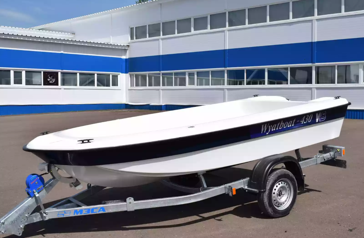 Стеклопластиковая лодка Wyatboat 430 тримаран в Иркутске