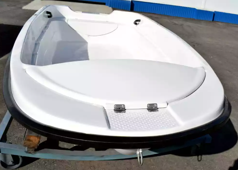 Стеклопластиковая лодка Пингвин (тримаран) в Иркутске