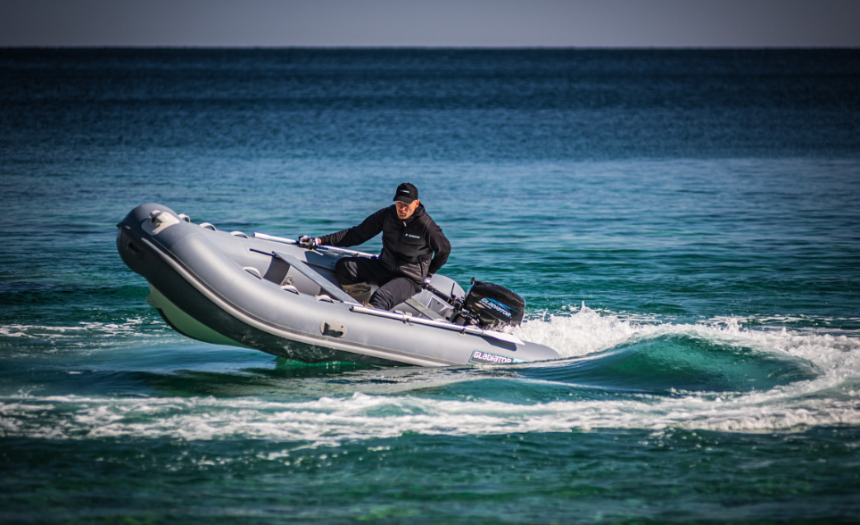 Лодка GLADIATOR RIB380AL в Иркутске