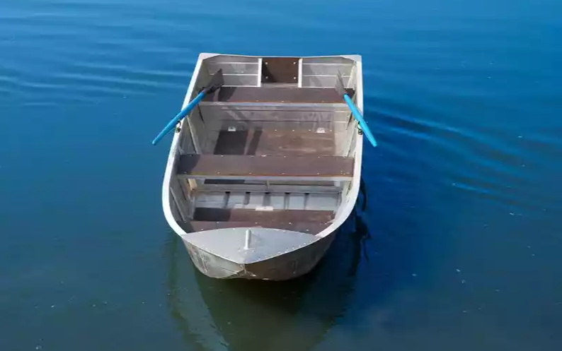 Алюминиевая лодка Вятка-Профи 37 в Иркутске