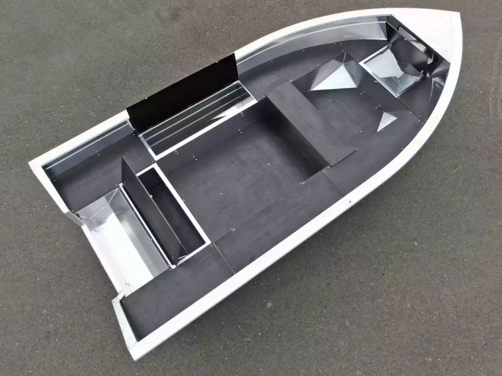 Алюминиевая лодка  Неман-420 в Иркутске