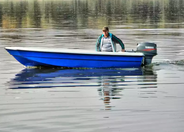Стеклопластиковая лодка Wyatboat 430 тримаран в Иркутске