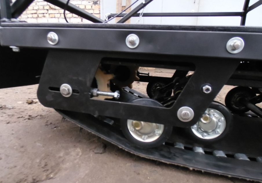 Мотобуксировщик AhtaR Зима 15 л/с с вариатором в Иркутске