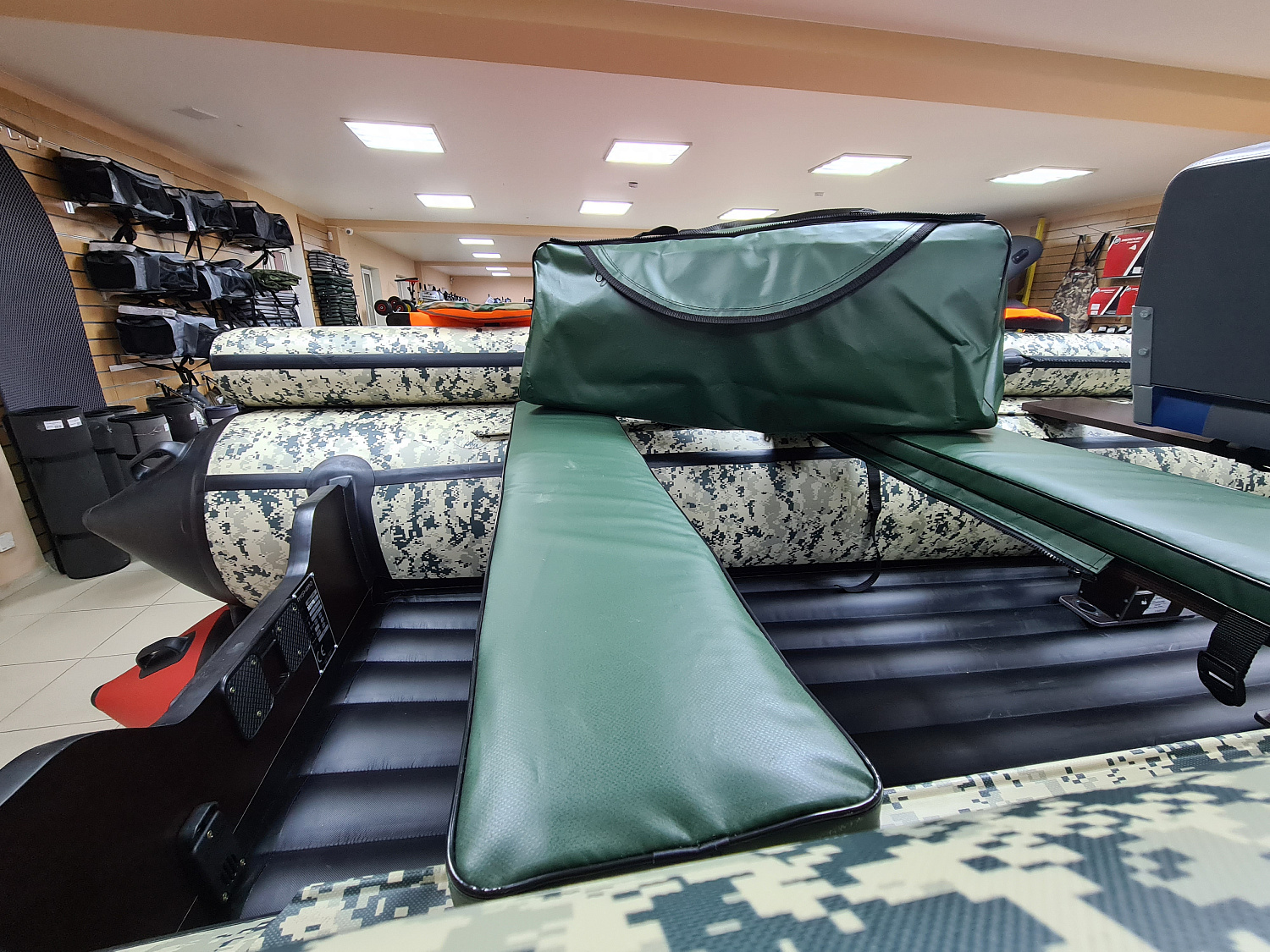 КОМПЛЕКТ МЯГКИХ НАКЛАДОК С СУМКОЙ ДЛЯ ЛОДОК 110Х20 ЗЕЛЕНЫЙ в Иркутске