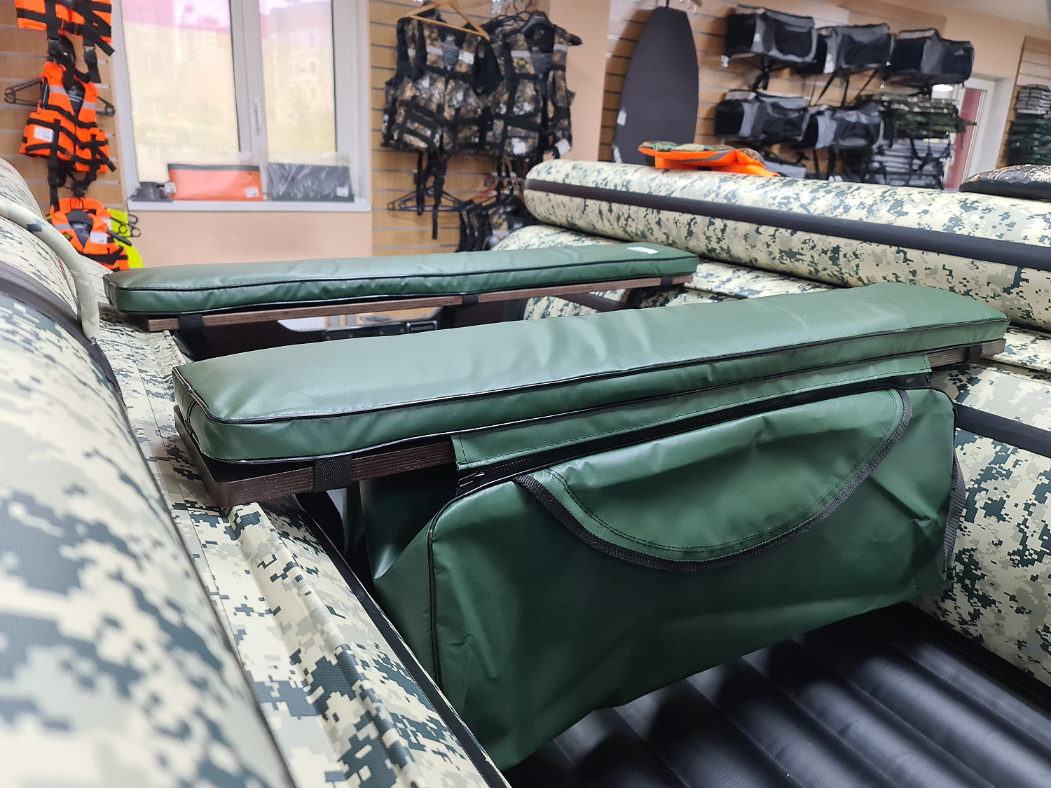 КОМПЛЕКТ МЯГКИХ НАКЛАДОК С СУМКОЙ ДЛЯ ЛОДОК 110Х20 ЗЕЛЕНЫЙ в Иркутске